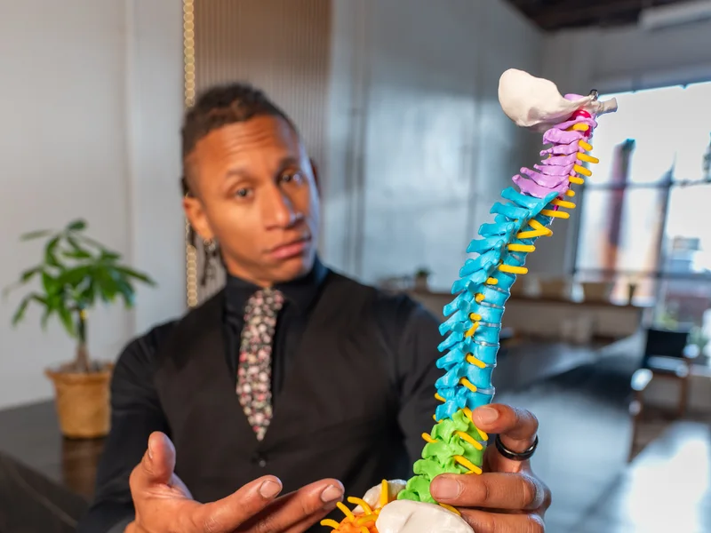 Chiropractic care for poor posture at Alma Sana Chiropractic Studio in Tucson